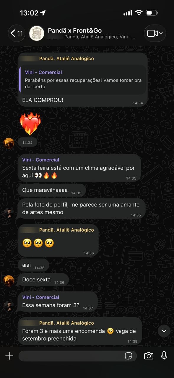Conversa de WhatsApp com cliente avisando que uma venda foi fechada