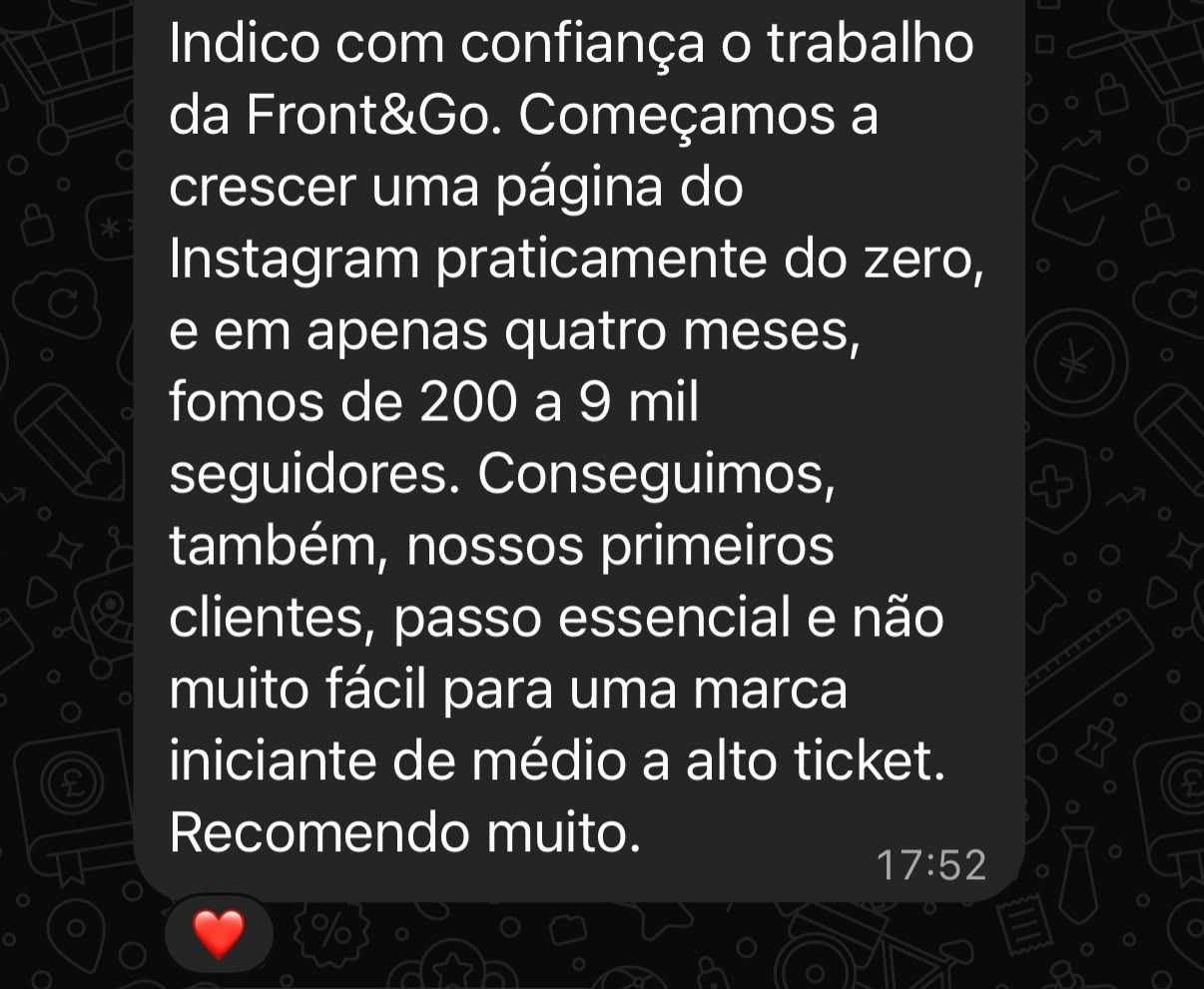 Depoimento de texto de cliente recomendando o trabalho da Front&Go